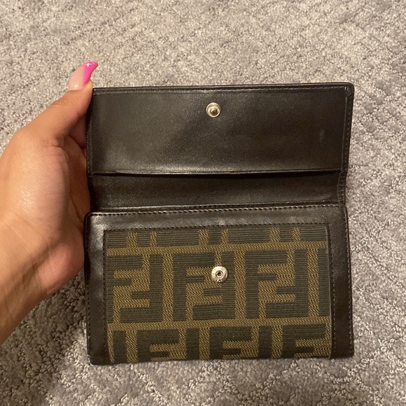 Fendi wallet - Picture 3 of 4